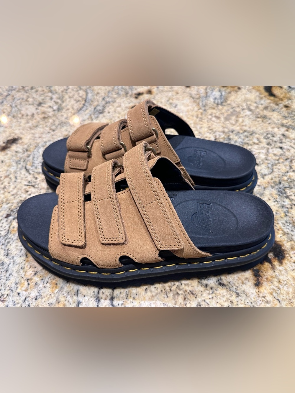 Dr. Martens Raine Slide Sandal
Wmns size 9